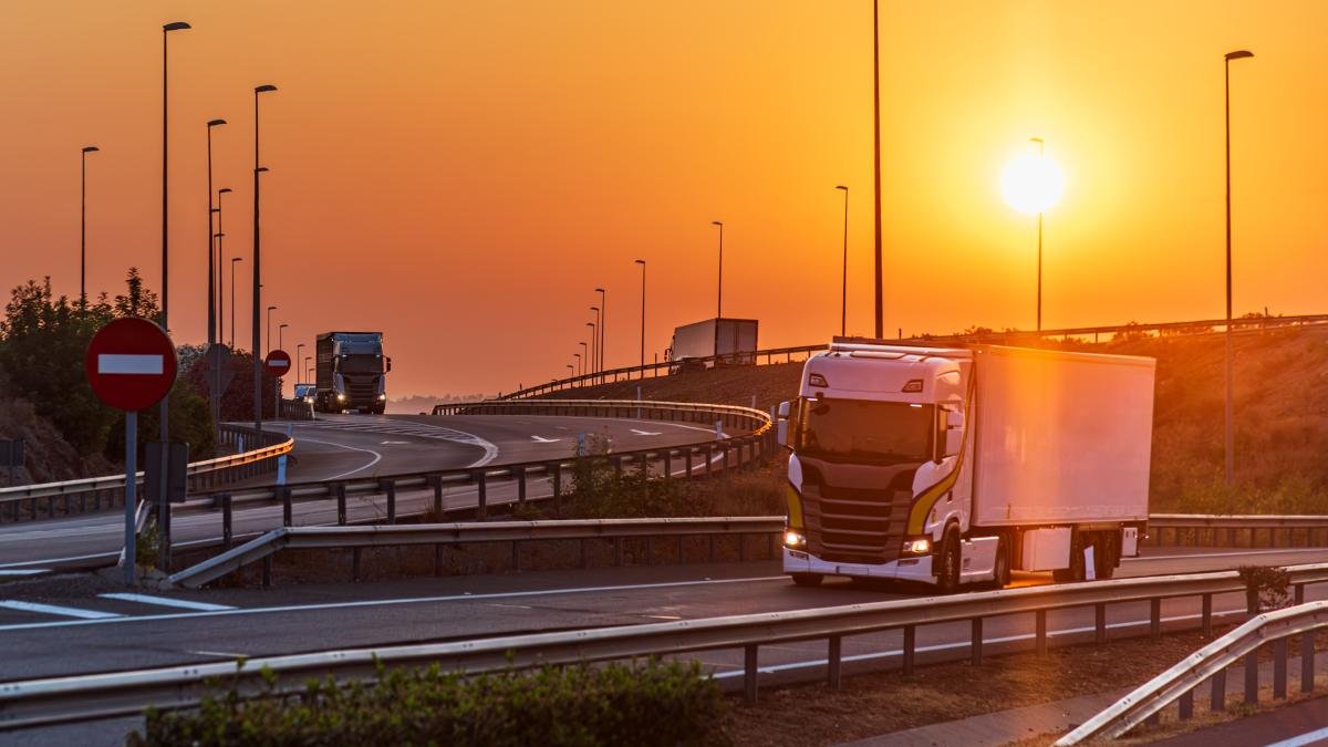 Oświadczenie o liczbie osób zatrudnionych za 2025 r. – termin, kogo dotyczy i gdzie je złożyć?